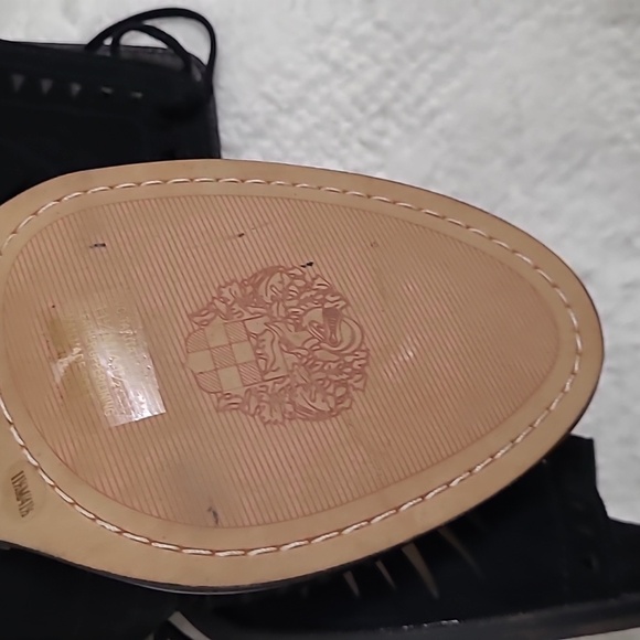 VINCE CAMUTO Suede Tarita Laser-Cut Sandals 11.5 - Picture 4 of 6